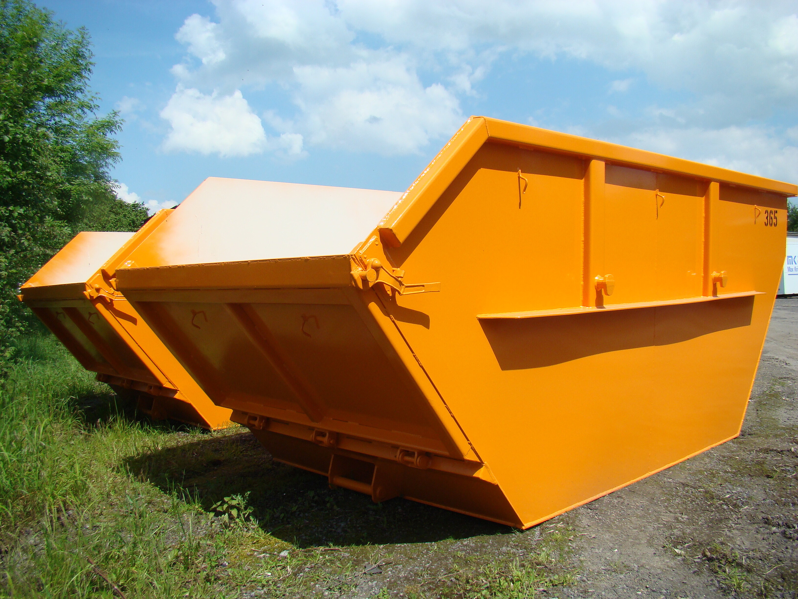 Asymmetrische Mulde mit Einfahrklappe