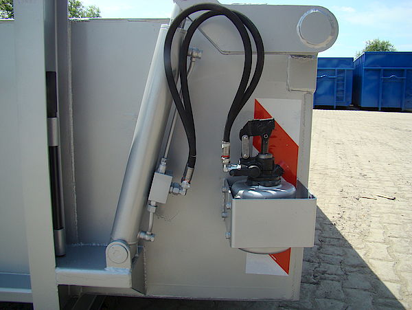 Container mit Hydraulikdrehdeckel